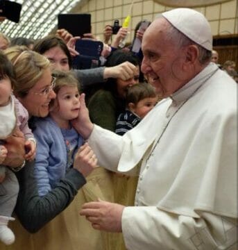 Papa Francesco: docenti malpagati, è un’ingiustizia!