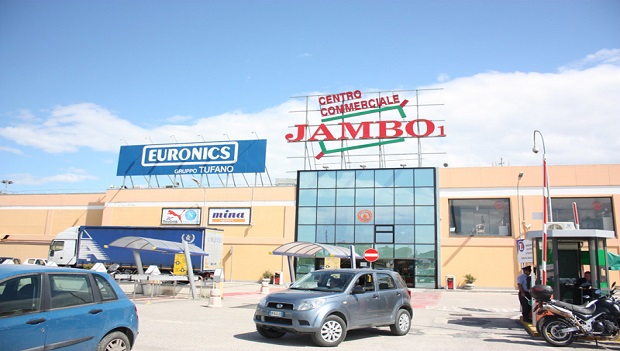 Camorra, sequestrato il centro commerciale Jambo: in manette 24 persone