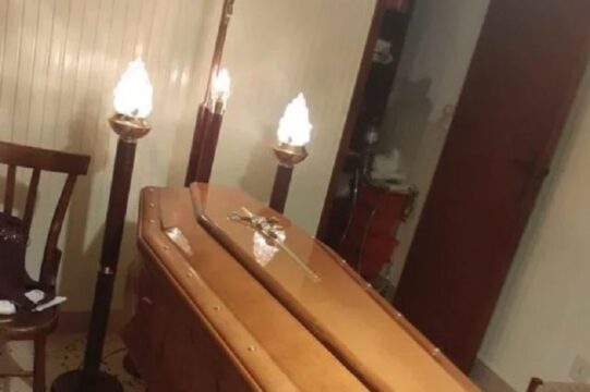 Padre muore dopo il funerale del figlio, Natale tragico