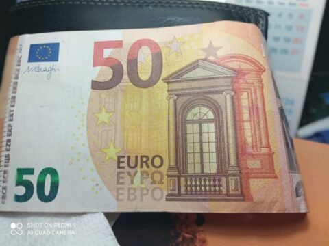 Spacciavano banconote da 50 euro, due arresti
