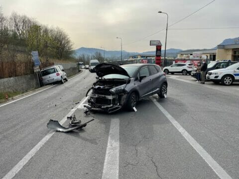 Valle Caudina: scontro tra 2 auto a Sferracavallo, donna ferita