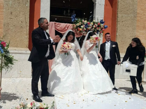 Valle Caudina: due gemelle a nozze, il voto mantenuto e l’amore che trionfa