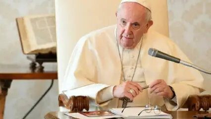 La pornografia digitale coinvolge anche preti e suore, l'allarme del Papa